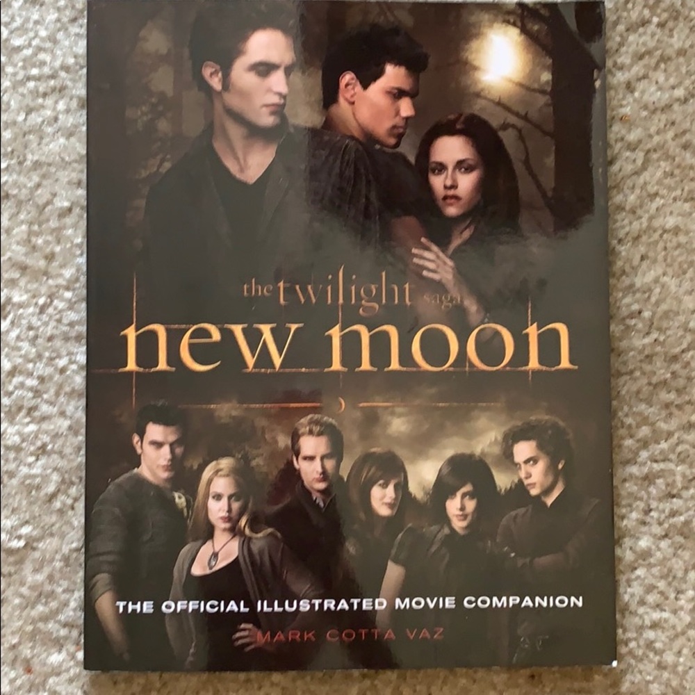 The Twilight Saga New Moon Book